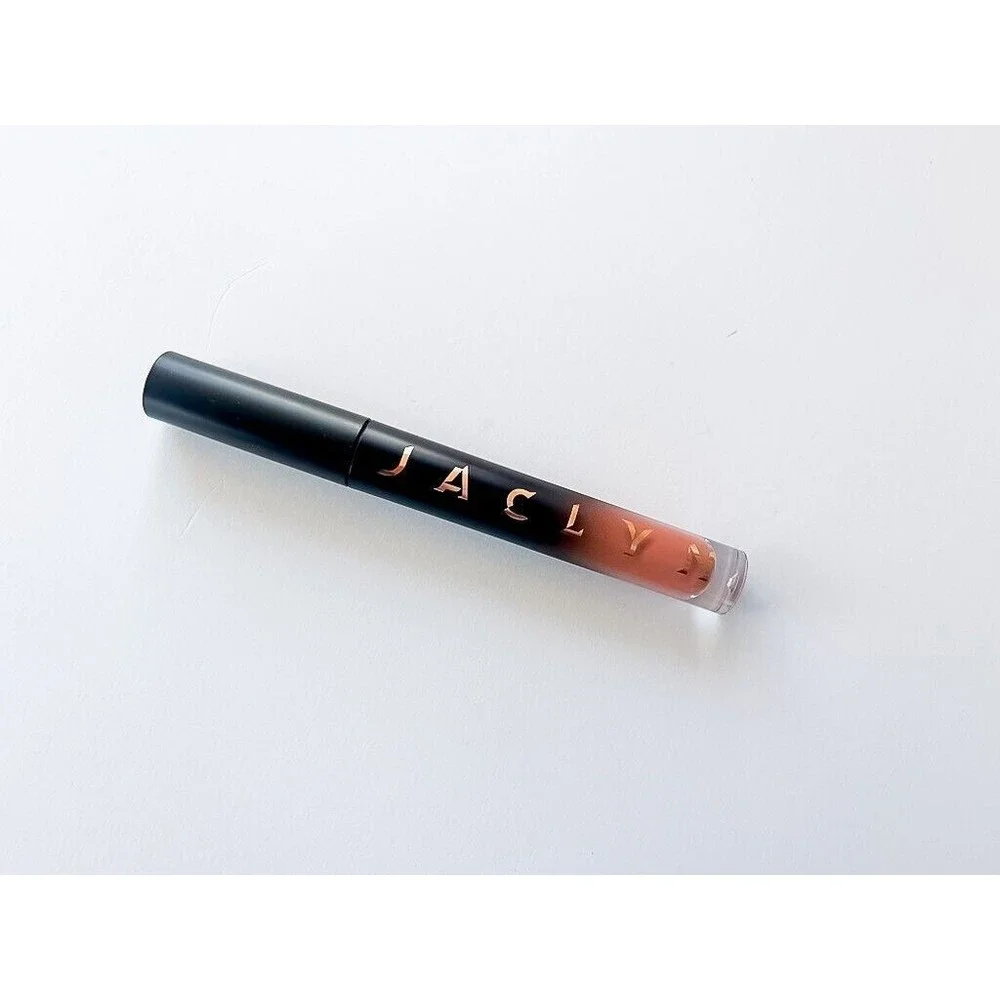 JACLYN Cosmetics Poutspoken Liquid Lipstick 